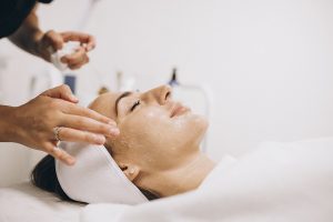 Masaje facial japonés en Vigo