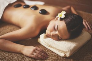 Masajes piedras volcánicas en Vigo